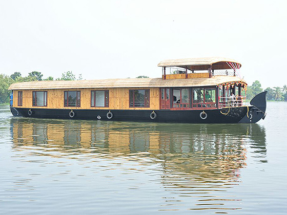 Four Room Deluxe Houseboat